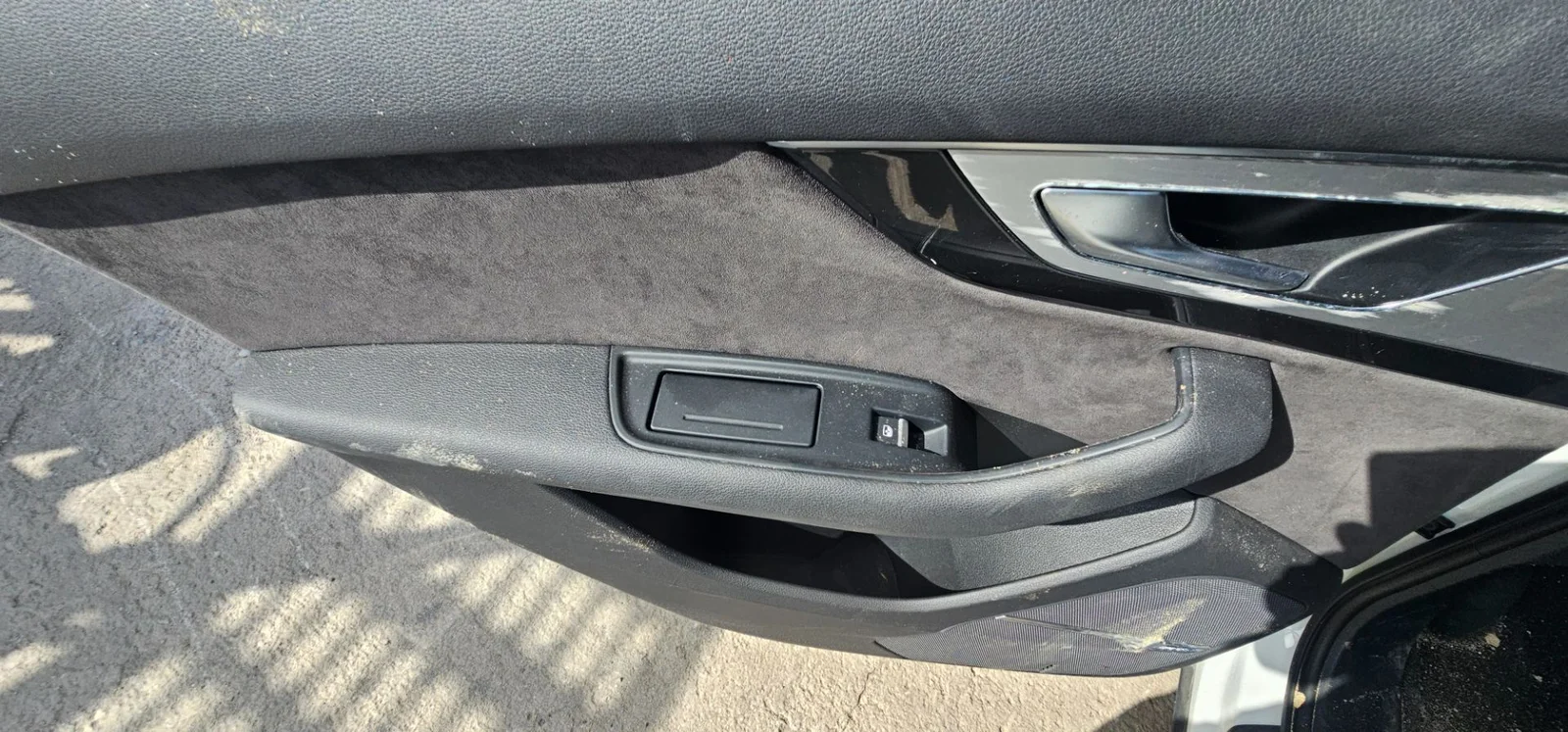 Foto de MANDO ELEVALUNAS TRASERO IZQUIERDO AUDI SQ7 (4MB) 4.0 V8 TDI (435 CV / 320 KW) referencia 4F0959855A