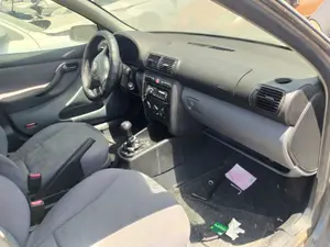 Foto de PALANCA CAMBIO SEAT LEON (1M1) 1.9 TDI (110 CV / 81 KW) referencia 1J0711112E