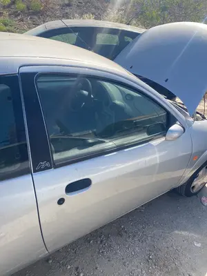 Foto de PUERTA DELANTERA DERECHA FORD KA (CCQ) referencia 1692565