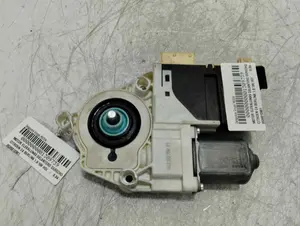 Foto de MOTOR ELEVALUNAS DELANTERO DERECHO CITROEN C4 BERLINA referencia 0536010901