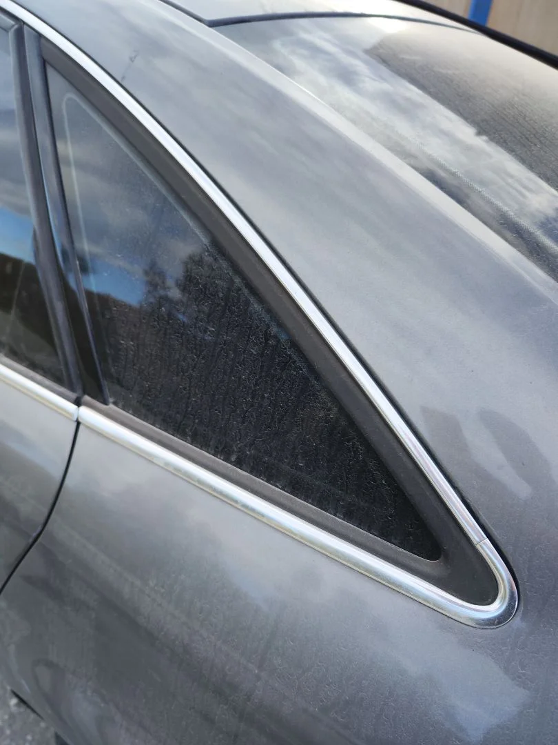 Foto de LUNA CUSTODIA TRASERA IZQUIERDA AUDI A6 BERLINA (4B2) 2.4 V6 30V (165 CV / 121 KW)