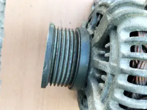 Foto de ALTERNADOR KIA CARENS (RS) 2.0 Turbodiesel CAT (113 CV / 83 KW) referencia 3730027012 foto 2