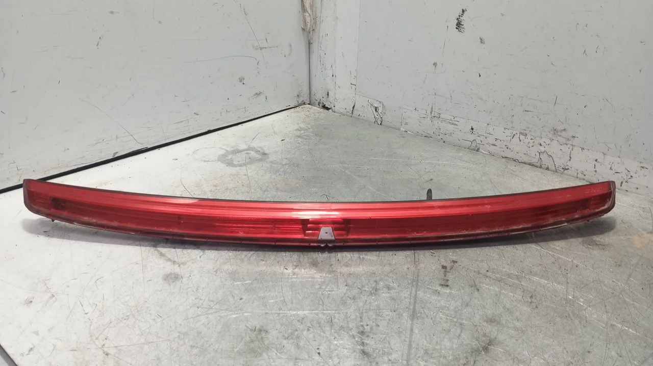 Foto de LUZ CENTRAL DE FRENO CITROEN GRAND C4 PICASSO 1.6 16V HDi FAP (109 CV / 80 KW) referencia 9654435580