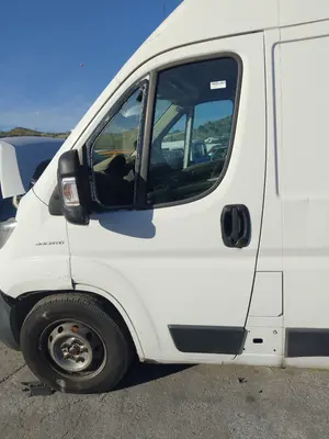 Foto de PUERTA DELANTERA IZQUIERDA FIAT DUCATO 3 MAXI FURGÓN TS 35 (295) 2.3 JTD CAT (148 CV / 109 KW) referencia 46862842