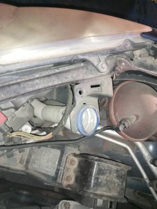 Foto de DEPOSITO LIMPIA PEUGEOT 307 CC CABRIO-COUPÉ (S2)