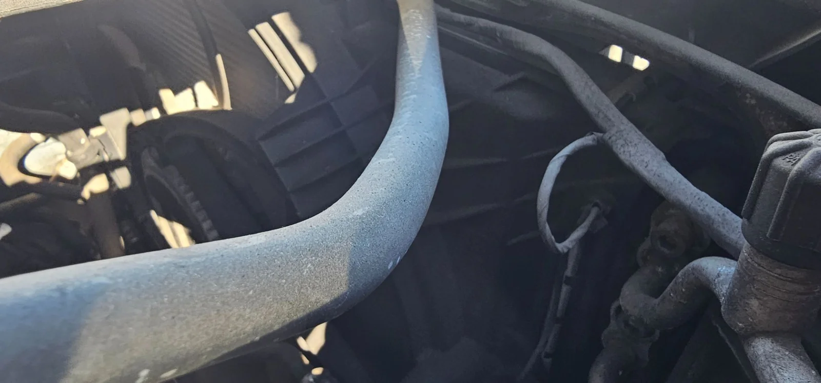 Foto de CONDENSADOR / RADIADOR AIRE ACONDICIONADO BMW SERIE 3 BERLINA (E90) 2.0 CAT (129 CV / 95 KW)