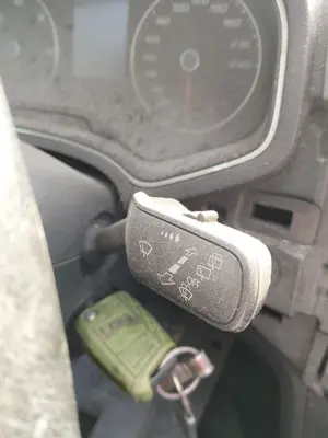 Foto de MANDO MULTIFUNCION SEAT ARONA (KJ) 1.6 TDI (116 CV / 85 KW) foto 3