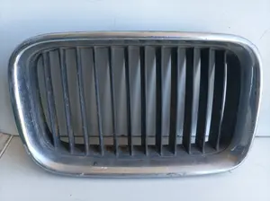 Foto de REJILLA DELANTERA BMW SERIE 3 BERLINA (E36) referencia 51138122238
