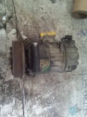 Foto de COMPRESOR AIRE ACONDICIONADO PEUGEOT 207 referencia 9651910980 foto 2