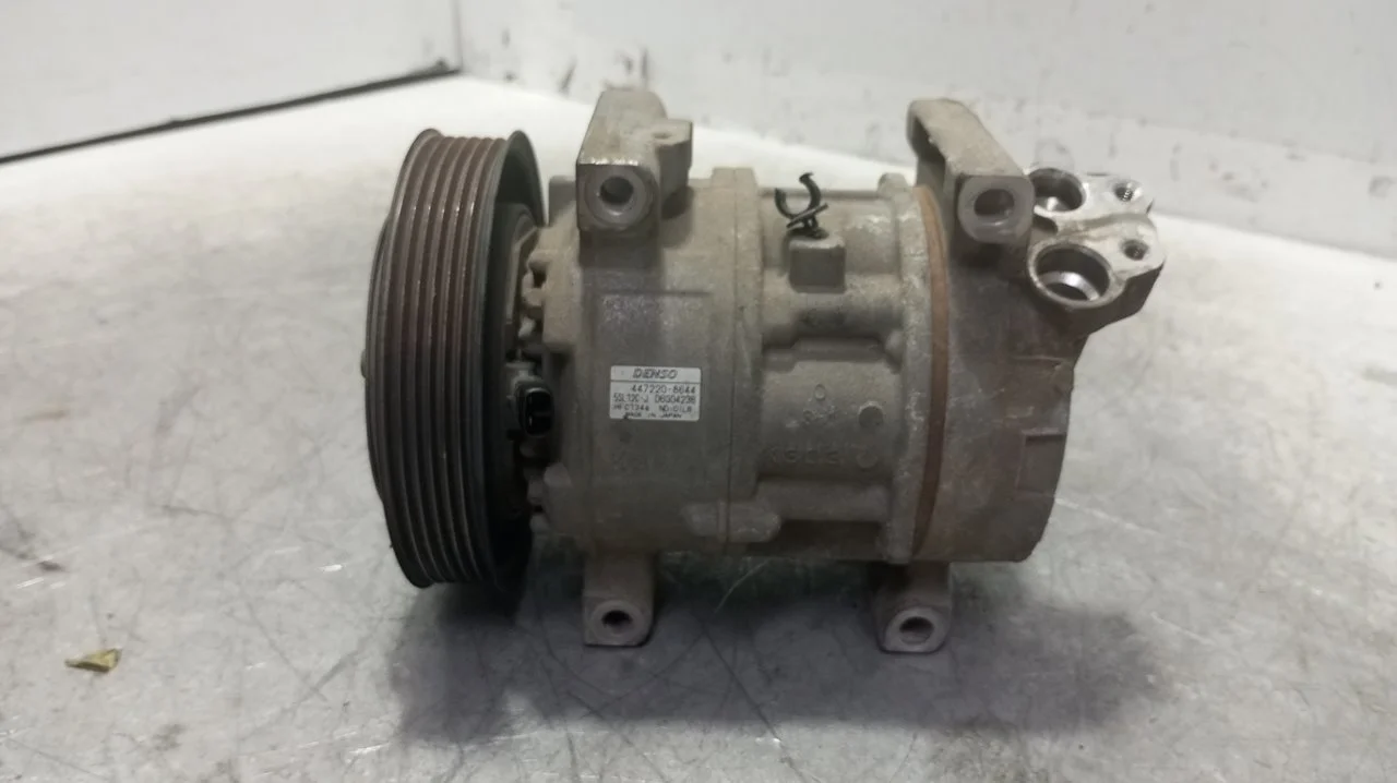 Foto de COMPRESOR AIRE ACONDICIONADO TOYOTA COROLLA (E12) 2.0 Turbodiesel CAT (116 CV / 85 KW) referencia 2473003140
