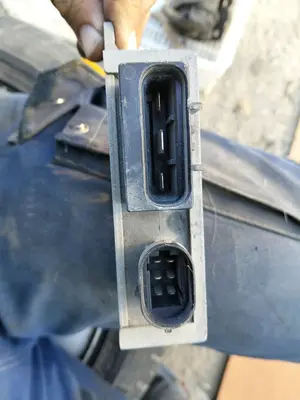 Foto de CAJA PRECALENTAMIENTO RENAULT CLIO II FASE I (B/CB0) referencia 7700109860 foto 3