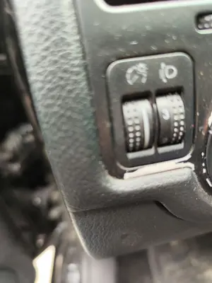 Foto de INTERRUPTOR VOLKSWAGEN BORA BERLINA (1J2)(1998) 1.9 TDI (110 CV / 81 KW)