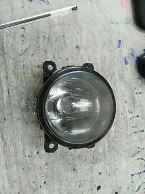 Foto de FARO ANTINIEBLA DERECHO FORD FOCUS BERLINA (CB4)