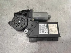 Foto de ELEVALUNAS DELANTERO DERECHO AUDI A4 BERLINA (8E) 1.9 TDI (131 CV / 96 KW) referencia 8E0837462C