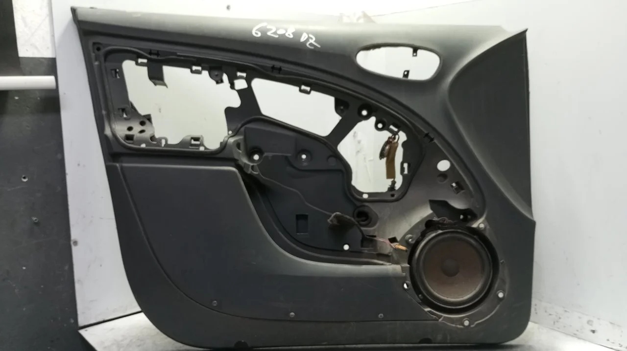 Foto de GUARNECIDO PUERTA DELANTERA IZQUIERDA SEAT ALTEA (5P1) 1.6 TDI (105 CV / 77 KW) referencia 5P0867011