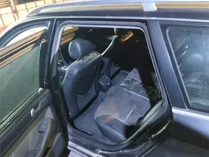 Foto de GOMAS CONTORNO PUERTA AUDI ALLROAD QUATTRO QUATTRO (4B5)