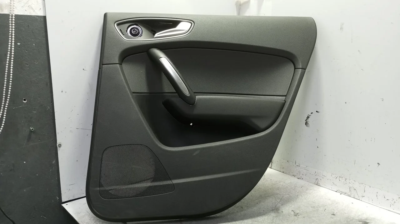Foto de GUARNECIDO PUERTA TRASERA DERECHA AUDI A1 SPORTBACK (8XF) 1.6 TDI (116 CV / 85 KW) referencia 8X4868116