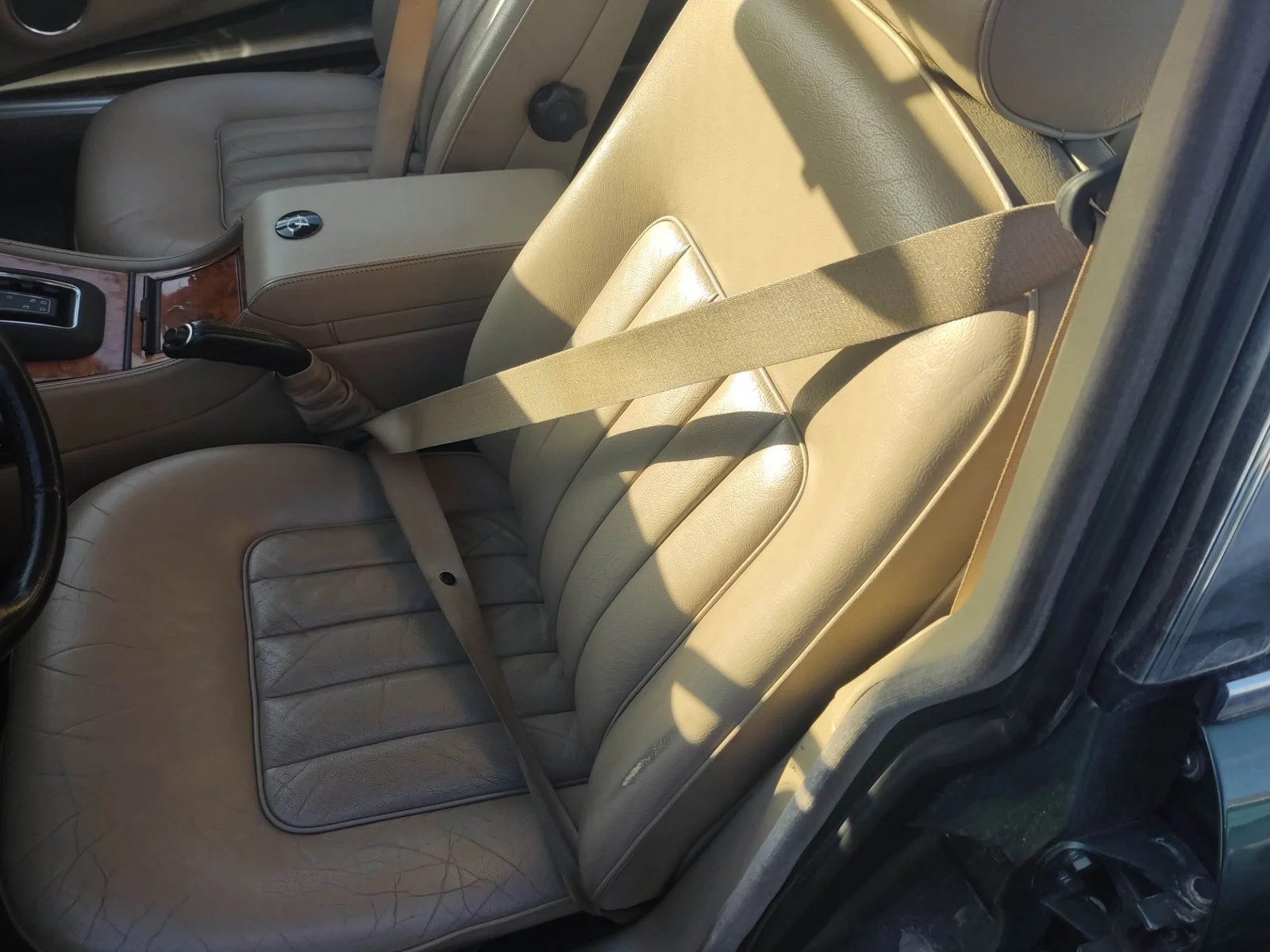Foto de CINTURON SEGURIDAD DELANTERO IZQUIERDO JAGUAR XJ 4.0 CAT (222 CV / 163 KW)