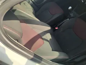 Foto de ASIENTO DELANTERO DERECHO RENAULT CLIO IV 1.2 16V (73 CV / 54 KW)