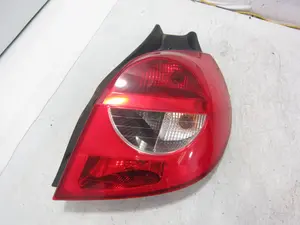 Foto de PILOTO TRASERO DERECHO RENAULT CLIO III 1.5 dCi Diesel (106 CV / 78 KW) referencia 89035080