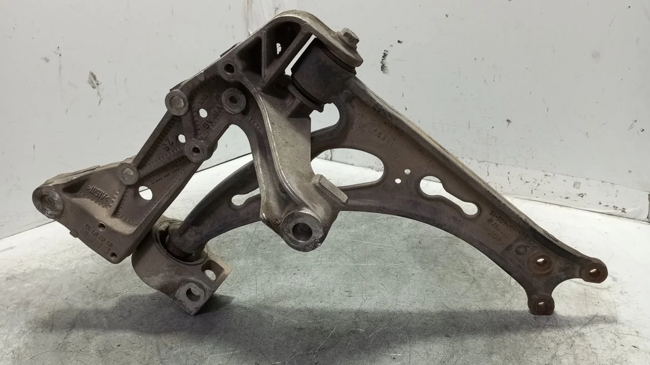 Foto de BRAZO SUSPENSION INFERIOR DELANTERO DERECHO SEAT TOLEDO (5P2) 1.9 TDI (105 CV / 77 KW) referencia 1K0199296E