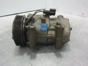 Foto de COMPRESOR AIRE ACONDICIONADO FORD FIESTA (CBK) referencia 2S611D629AE foto 6