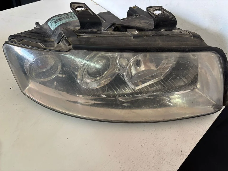 Foto de FARO DERECHO AUDI A4 BERLINA (8E) referencia 8E0941004F