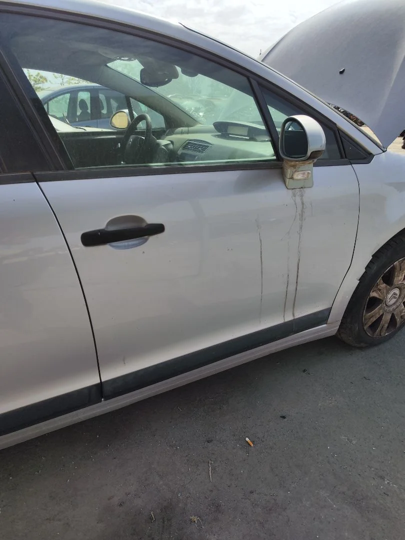 Foto de PUERTA DELANTERA DERECHA CITROEN C4 BERLINA 1.6 16V HDi (90 CV / 66 KW)