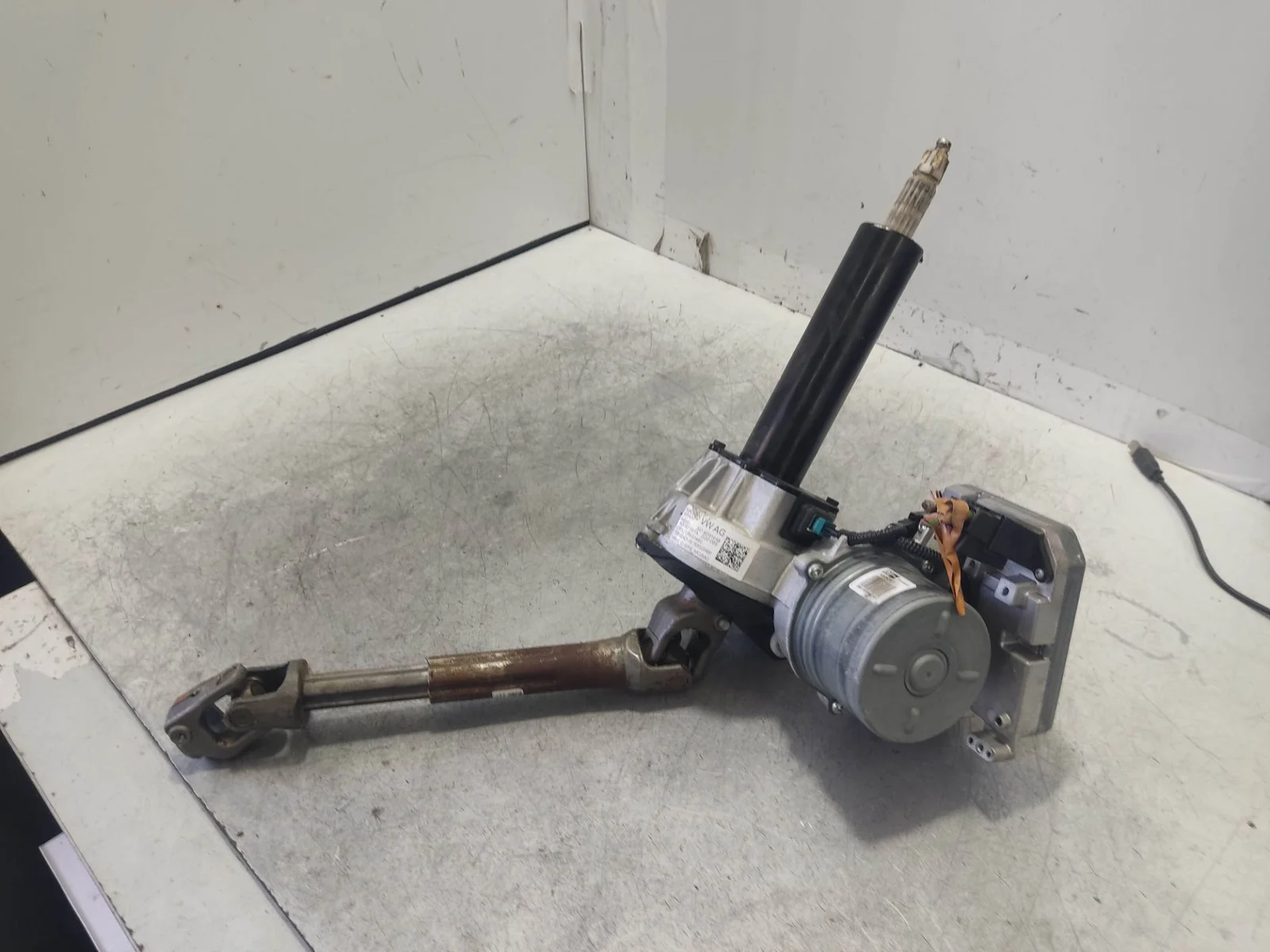 Foto de COLUMNA DIRECCION VOLKSWAGEN POLO VI (AW1)(08.2017) 1.0 (65 CV / 48 KW) referencia 2Q142351AB