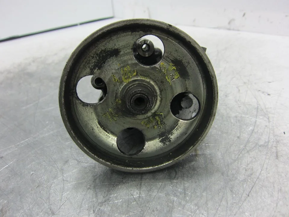 Foto de BOMBA DIRECCION PEUGEOT 407 2.0 16V HDi FAP CAT (RHR / DW10BTED4) (136 CV / 100 KW) referencia 9637000880