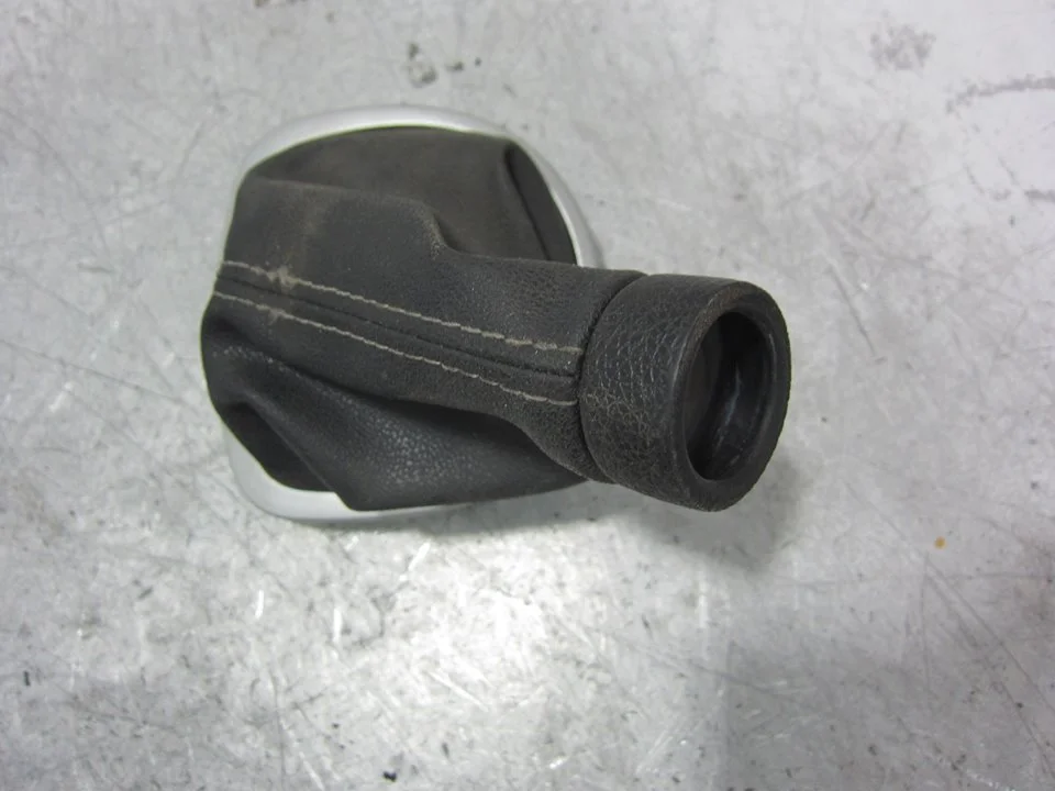 Foto de GUARNECIDOS PALANCA CAMBIO RENAULT CLIO III 1.5 dCi Diesel CAT (86 CV / 63 KW) referencia 3RG 25607