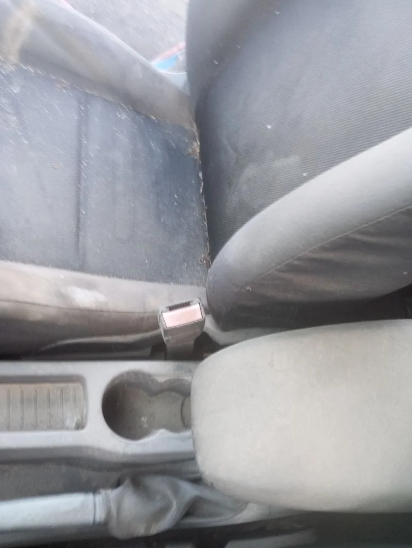 Foto de ENGANCHE CINTURON DELANTERO DERECHO FORD FOCUS BERLINA (CAP) 1.6 TDCi CAT (109 CV / 80 KW)
