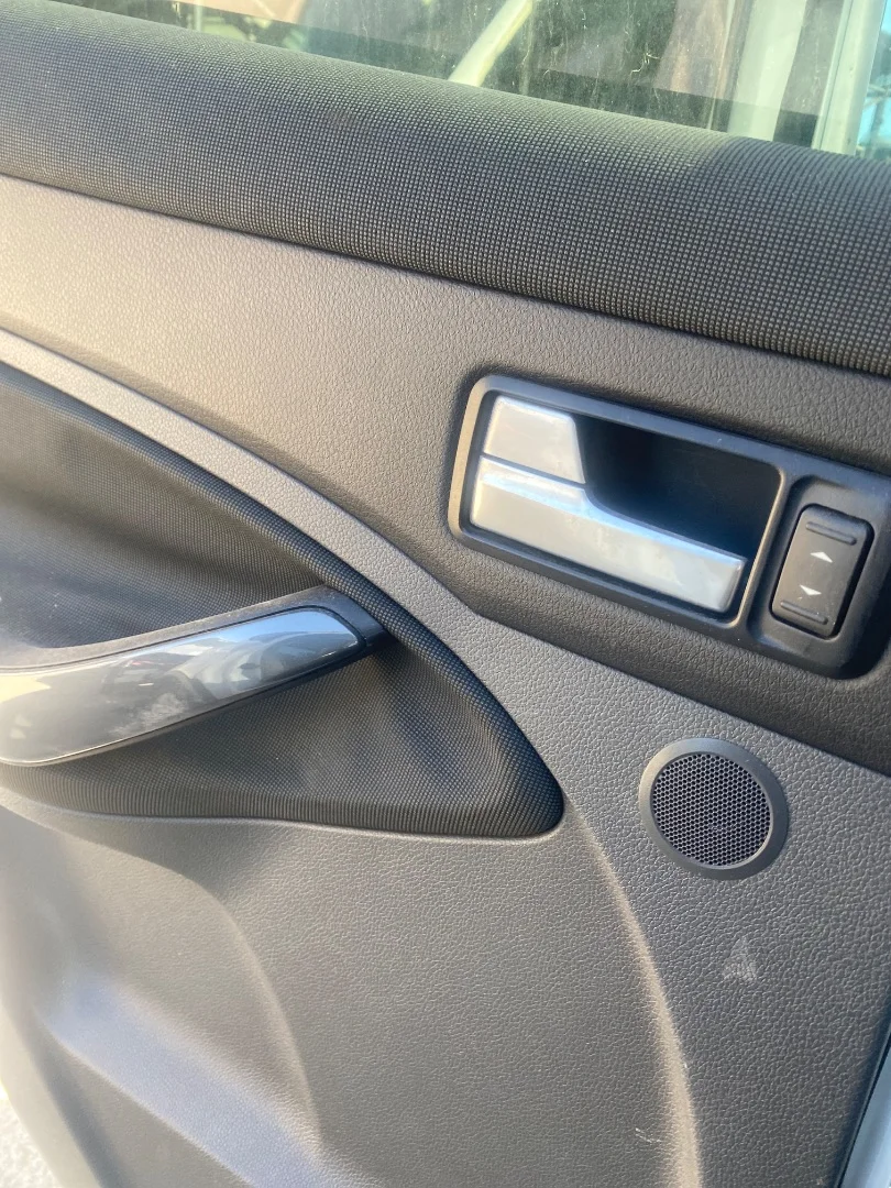 Foto de MANETA INTERIOR TRASERA IZQUIERDA FORD C-MAX (CB3)(2007) 2.0 TDCi CAT (136 CV / 100 KW) referencia 1501943