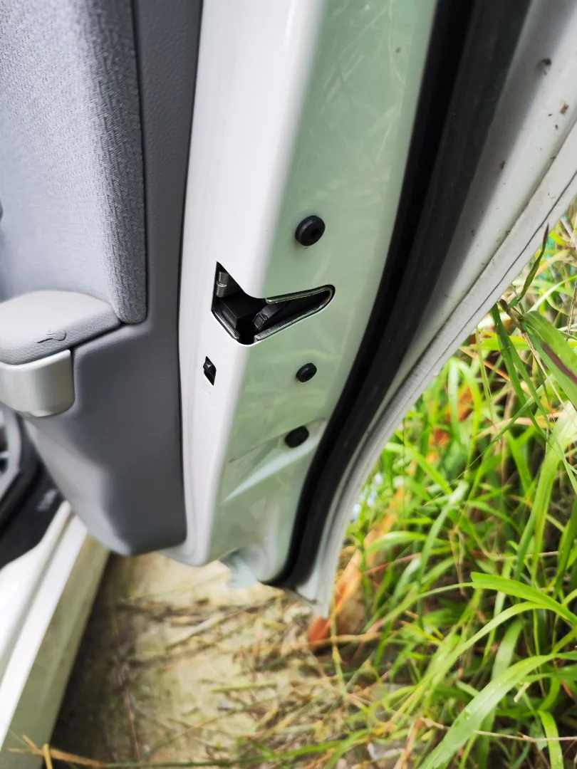 Foto de CERRADURA PUERTA TRASERA DERECHA BMW SERIE 3 BERLINA (E90) 2.0 Turbodiesel CAT (143 CV / 105 KW)