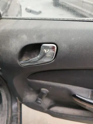 Foto de MANETA INTERIOR TRASERA DERECHA OPEL CORSA D 1.3 16V CDTI (75 CV / 55 KW)