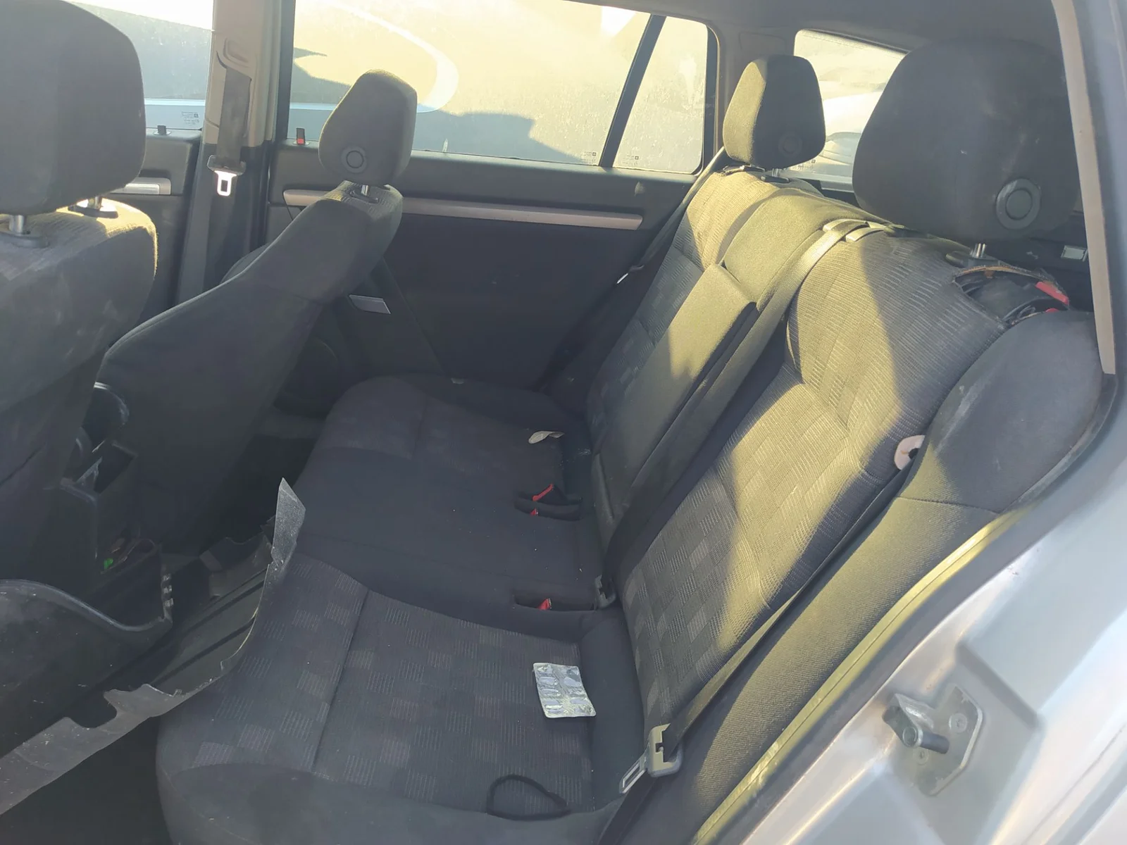 Foto de CINTURON SEGURIDAD TRASERO DERECHO OPEL VECTRA C CARAVAN 2.2 16V CAT (Z 22 YH / LCH) (155 CV / 114 KW)