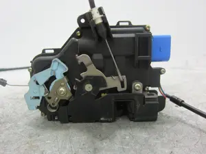 Foto de CERRADURA PUERTA DELANTERA IZQUIERDA VOLKSWAGEN GOLF V (1K1)(10.2003) 2.0 TDI (140 CV / 103 KW) referencia 3D1837015 foto 6