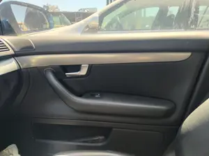 Foto de GUARNECIDO PUERTA DELANTERA DERECHA AUDI A4 BERLINA (8E) 1.9 TDI (131 CV / 96 KW) referencia 8E1867104C FKZ