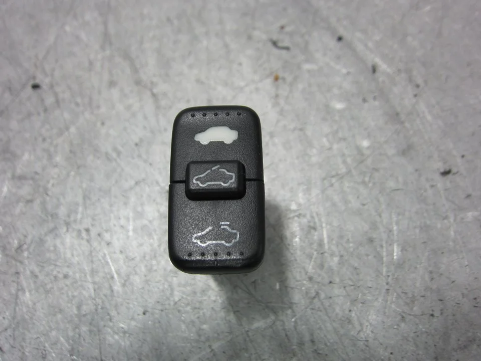 Foto de INTERRUPTOR HONDA CR-V (RD8) 2.0 VTEC CAT (150 CV / 110 KW) referencia M19833