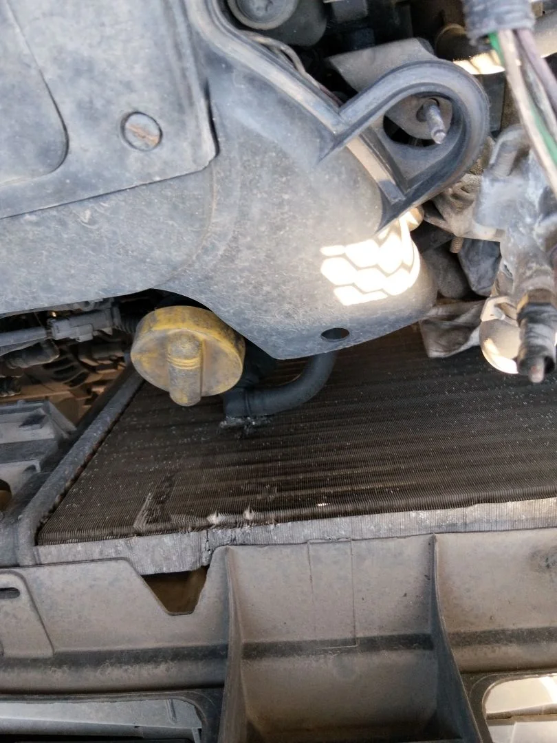 Foto de RADIADOR AGUA RENAULT TRAFIC II COMBI 1.9 Diesel (101 CV / 74 KW)