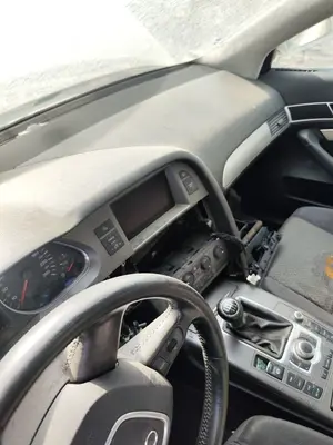 Foto de SALPICADERO AUDI A6 AVANT (4F5) 2.0 16V TFSI (170 CV / 125 KW) referencia 4F1857041R FKZ foto 3