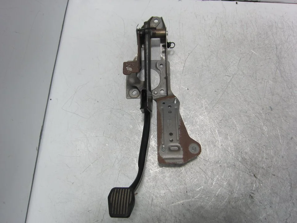 Foto de PEDAL FRENO FORD TRANSIT CONNECT (CHC) 1.5 EcoBlue TDCi CAT (75 CV / 55 KW) referencia AV61-2467AF