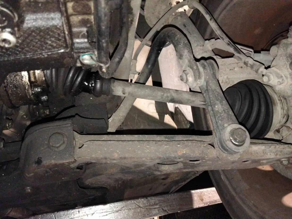 Foto de TRANSMISION DELANTERA IZQUIERDA VOLKSWAGEN GOLF IV BERLINA (1J1)(10.1997)