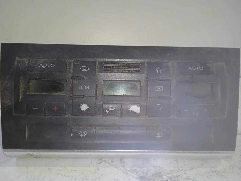 Foto de MANDO CALEFACCION / AIRE ACONDICIONADO AUDI A4 BERLINA (8E) referencia 8E0820043H