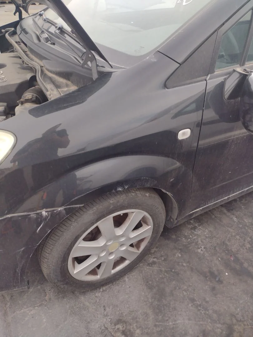 Foto de ALETA DELANTERA IZQUIERDA TOYOTA COROLLA VERSO (R1) 2.2 Turbodiesel CAT (136 CV / 100 KW)