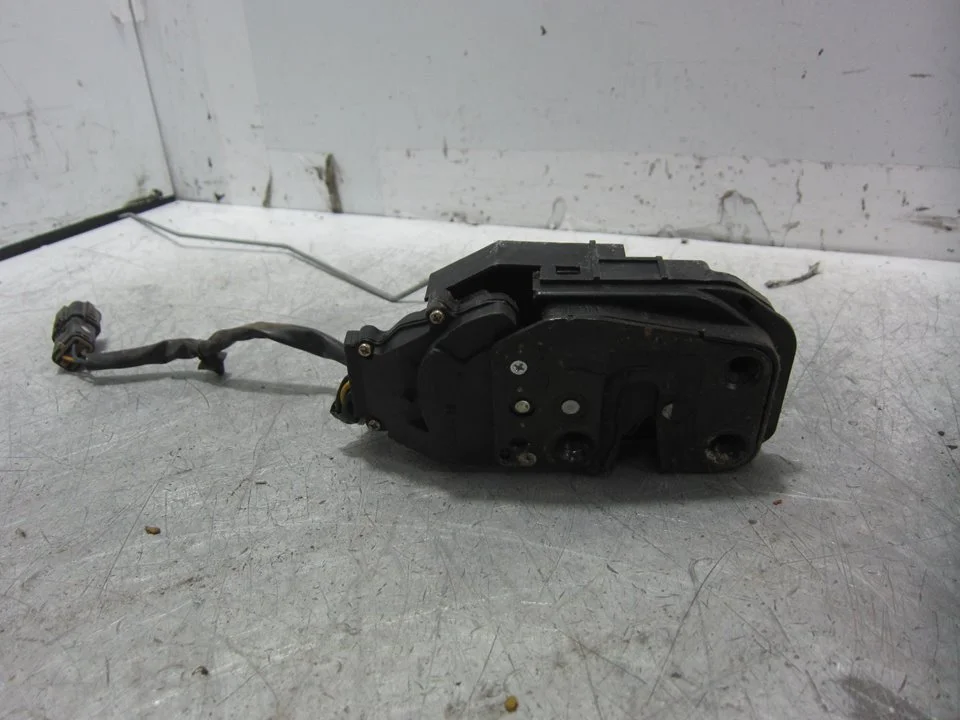 Foto de CERRADURA PUERTA TRASERA IZQUIERDA KIA CERATO (LD) 1.6 CAT (105 CV / 77 KW) referencia 814102F020