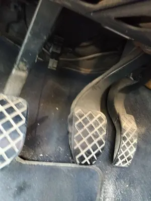 Foto de PEDAL FRENO AUDI A4 BERLINA (8E) 1.9 TDI (131 CV / 96 KW) referencia 8E1721140