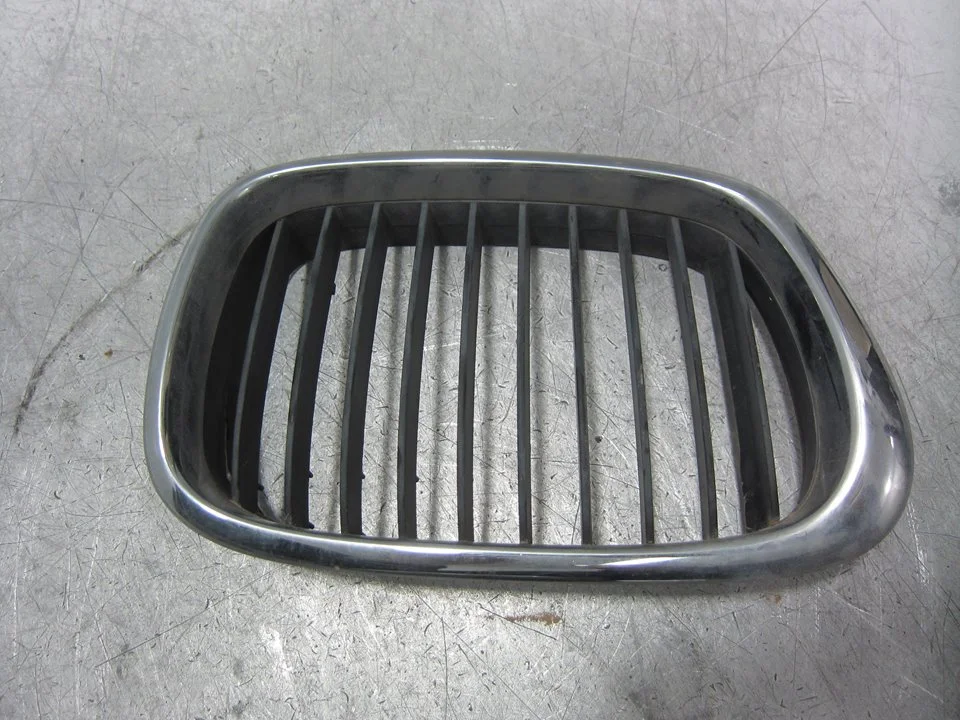 Foto de REJILLA DELANTERA BMW SERIE 7 (E65/E66) 3.0 Turbodiesel CAT (218 CV / 160 KW) referencia 12494066