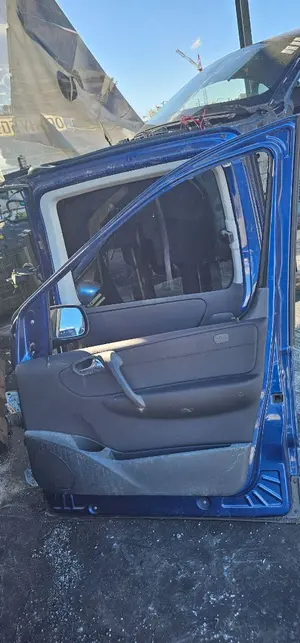 Foto de ELEVALUNAS DELANTERO DERECHO MERCEDES-BENZ VANEO (BM 414) COMPACT VAN 1.9 CAT (125 CV / 92 KW) referencia A4147200246