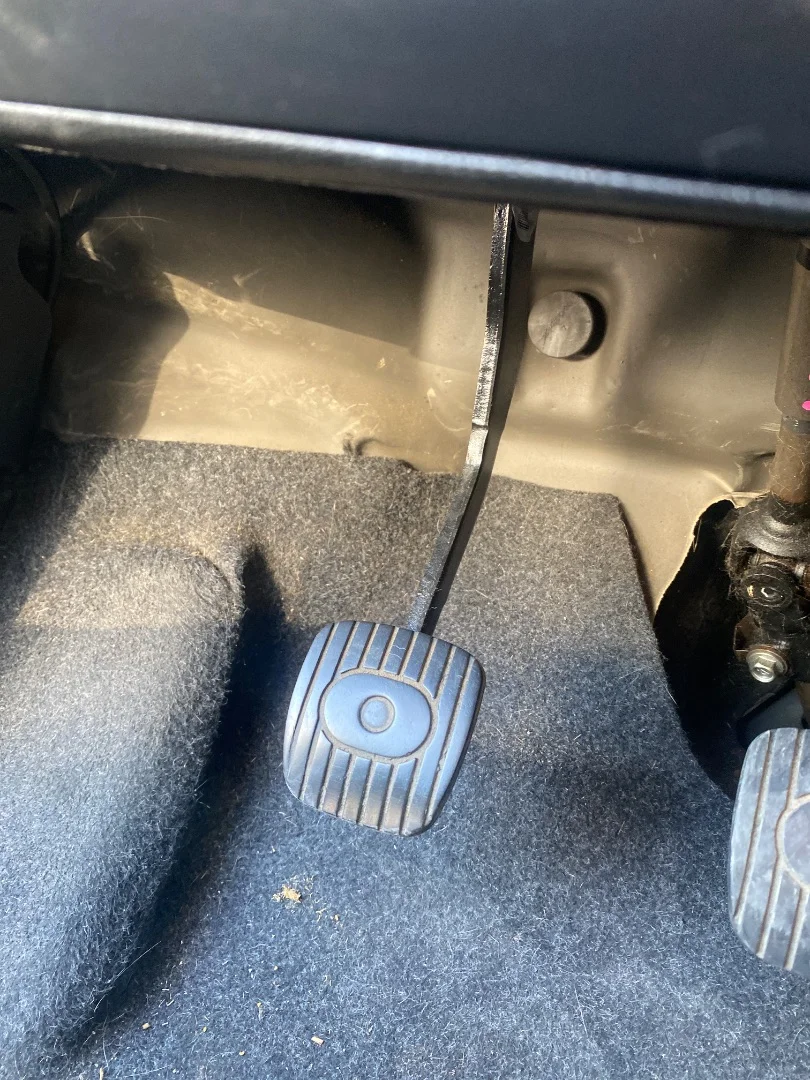 Foto de PEDAL EMBRAGUE NISSAN MICRA (K12E) 1.2 CAT (65 CV / 48 KW)